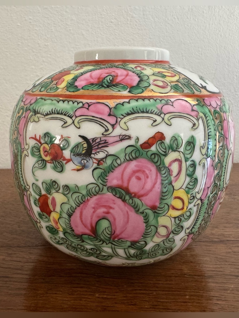 Vintage Chinese Famille Rose Medallion Ginger Jar (without Lid) - Picture 4 of 16